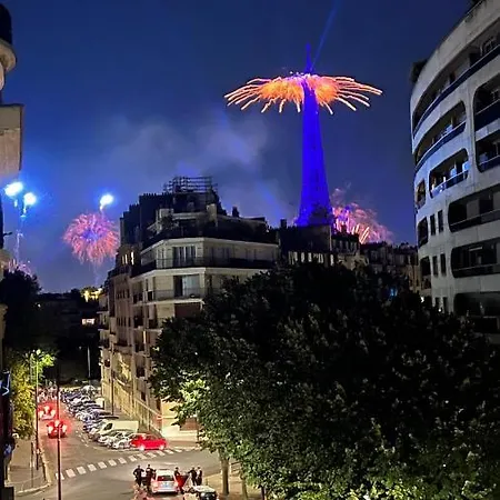Cosy Avec Vue Tour Eiffel דירה