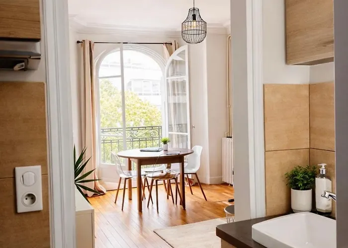 Cosy Avec Vue Tour Eiffel Apartment